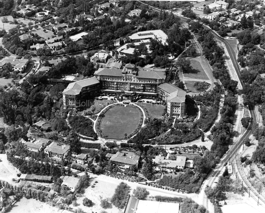 The Huntington Hotel 1939 WM.jpg